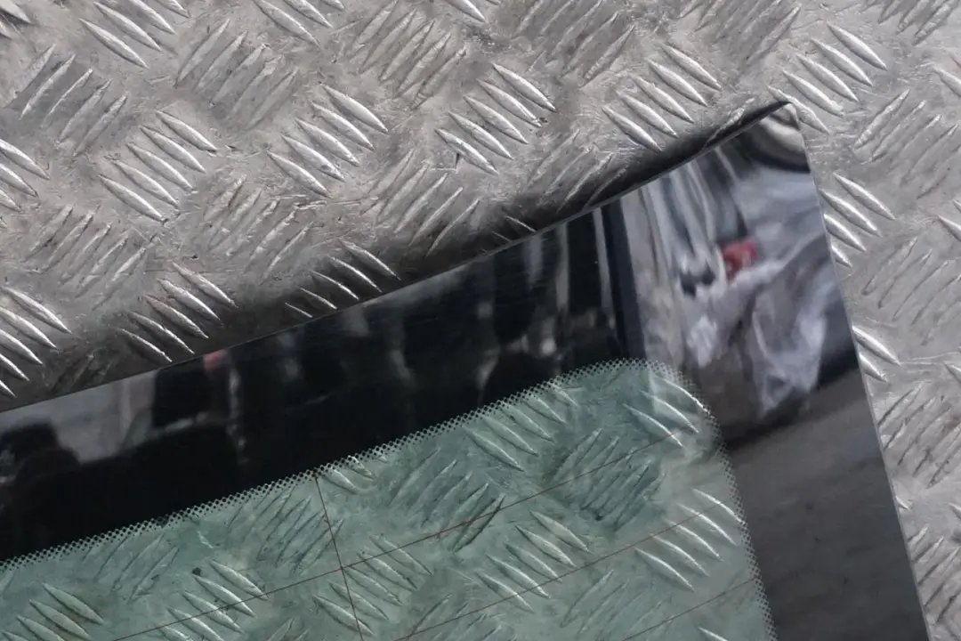 Trunk Lid Tailgate Window Glass AS2 Green UK to BMW 2 Series F22 F87 M2 Rear with Part number 7307737 BMW 2 Series F22 F87 M2 Rear Trunk Lid Tailgate Window Glass AS2 Green UK - SKU 7307737 - Part number 7307737