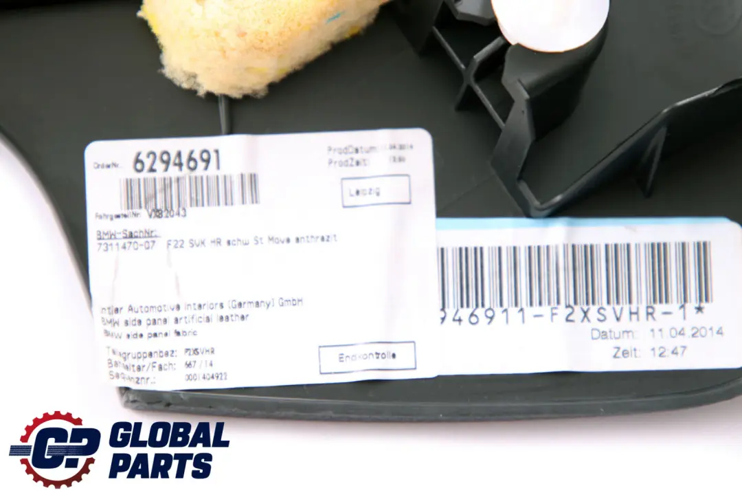 Trasera Derecha O / S Lateral Panel Trim Tela Mover Antracita para BMW F22 con número de pieza 7311470 BMW F22 Trasera Derecha O / S Lateral Panel Trim Tela Mover Antracita - SKU 7311470 - Número de pieza 7311470