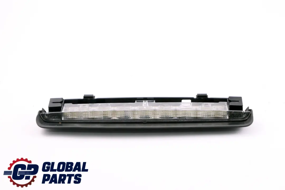 Luz de freno trasera tercera blanca para BMW 2 F22 F87 M2 con número de pieza 7311541 BMW 2 F22 F87 M2 Luz de freno trasera tercera blanca - SKU 7311541 - Número de pieza 7311541