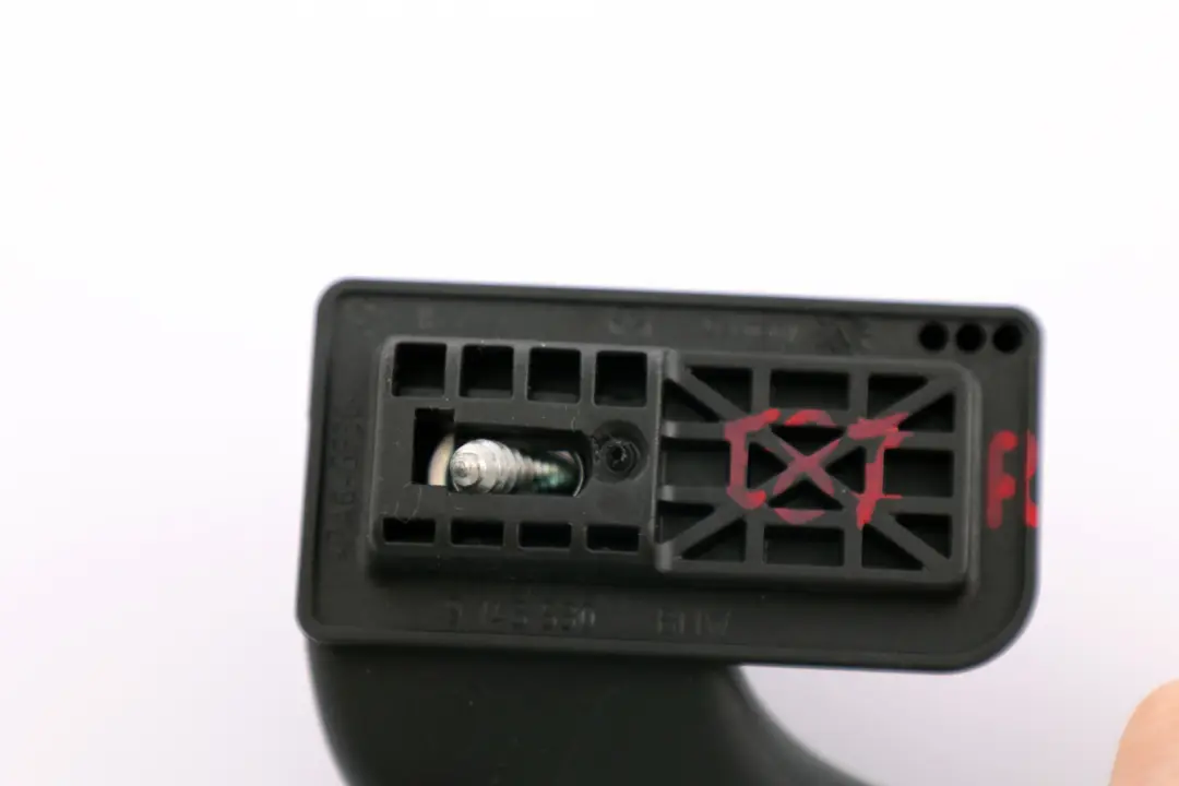 Haltegriff Hinten Rechts Schwarz für BMW 1 3 5 er E60 E87 E90 mit Teilenummer 9143530 BMW 1 3 5 er E60 E87 E90 Haltegriff Hinten Rechts Schwarz - SKU 7312186 - Teilenummer 9143530