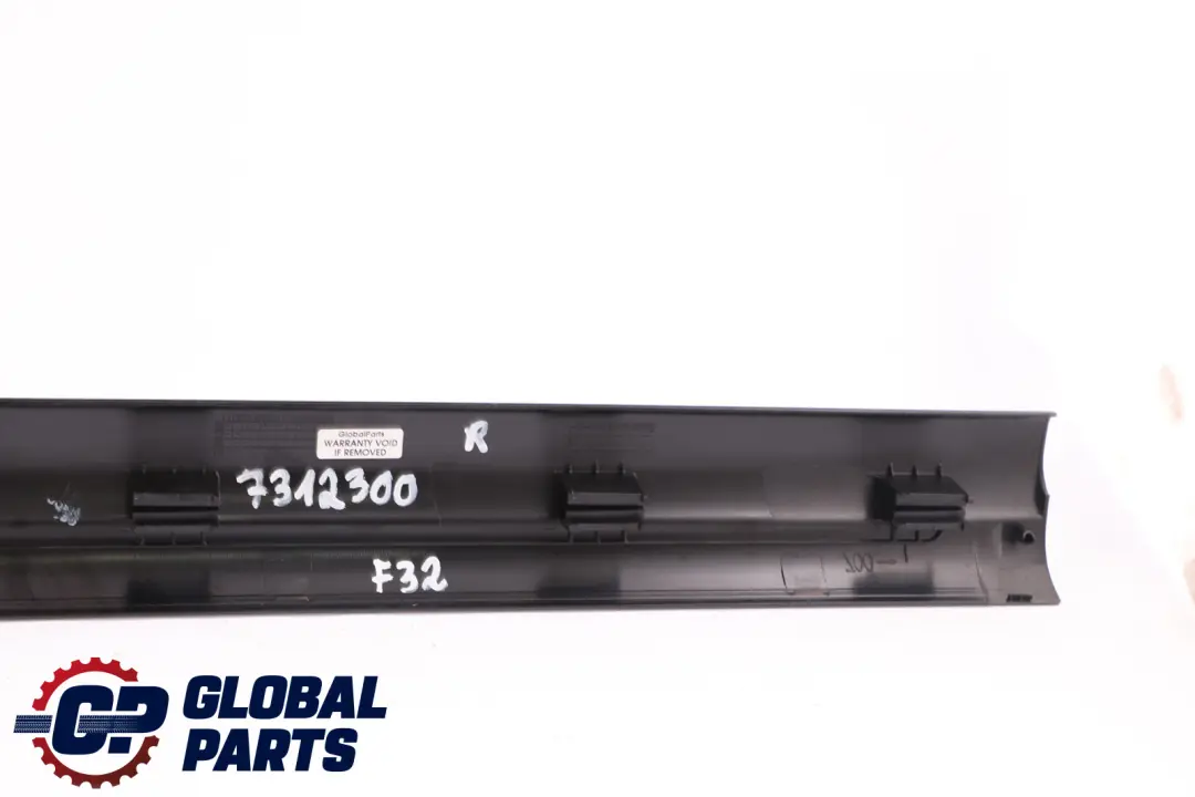 BMW F32 F82 F83 M4 Bandella di Protezione Ingresso Interno Destro Nero - SKU 7312300 - Numero di parte 7312300