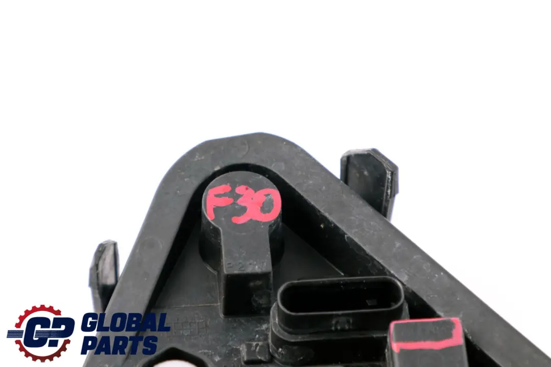 BMW F30 F80 M3 Supporto lampadina fanale posteriore pannello laterale sinistro - SKU 7313043 - Numero di parte 7313043