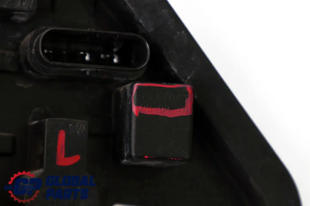 Glühbirnenhalter Rücklicht Seitenwand links für BMW F30 F80 M3 mit Teilenummer 7313043 BMW F30 F80 M3 Glühbirnenhalter Rücklicht Seitenwand links - SKU 7313043 - Teilenummer 7313043