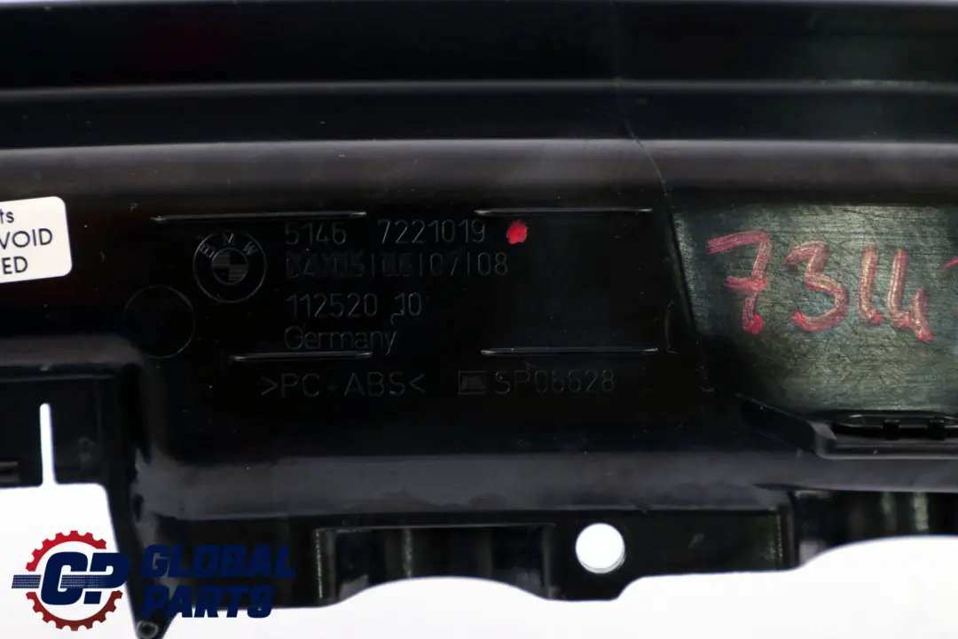 Copertura Ripiano Lunotto Nero 7221019 per BMW F30 con numero di parte 7314786 BMW F30 Copertura Ripiano Lunotto Nero 7221019 - SKU 7314786 - Numero di parte 7314786