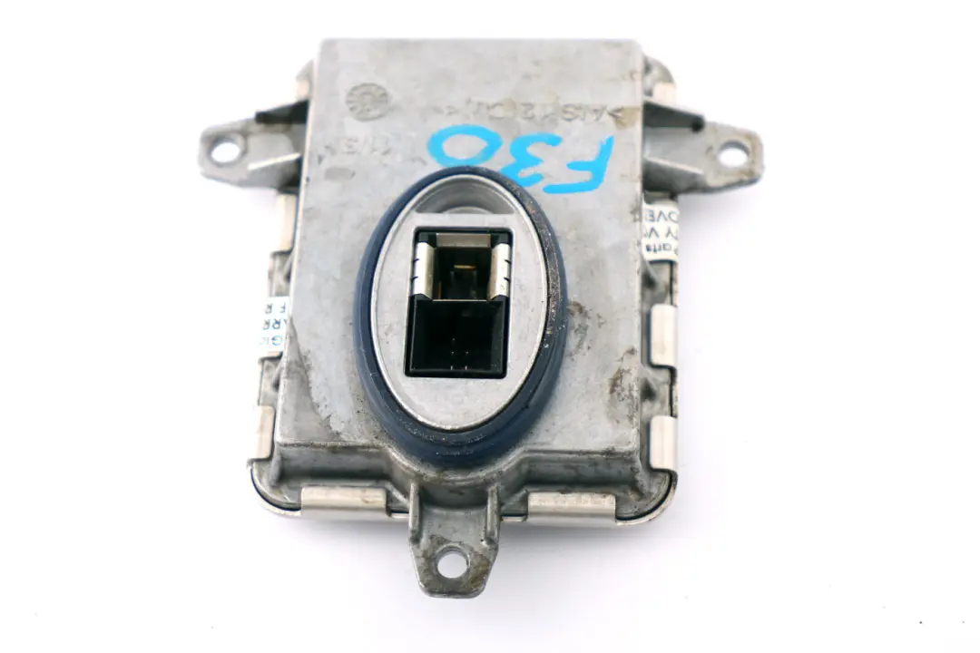 Unité de contrôle du ballast des phares au xénon pour BMW F10 F11 LCI F30 F31 à propos du numéro de pièce 7317408 BMW F10 F11 LCI F30 F31 Unité de contrôle du ballast des phares au xénon - SKU 7317408 - Numéro de pièce 7317408