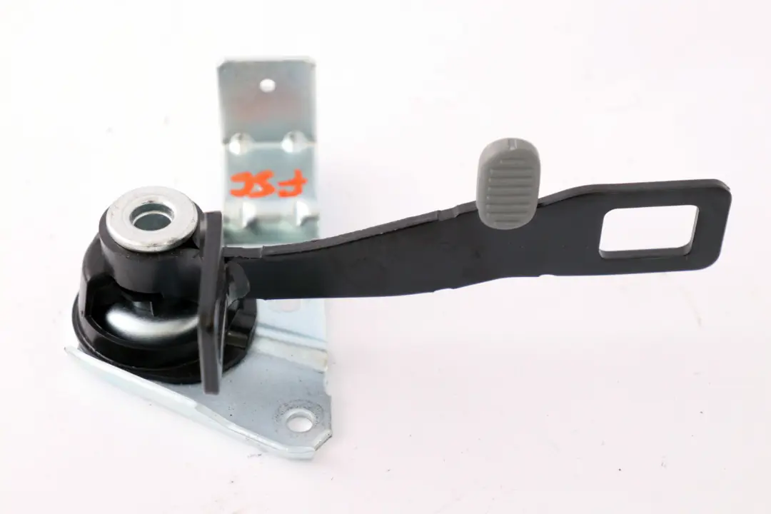 Riscontro Regolabile Posteriore Destra per Mini Cooper F55 F56 con numero di parte 7317712 Mini Cooper F55 F56 Riscontro Regolabile Posteriore Destra - SKU 7317712 - Numero di parte 7317712