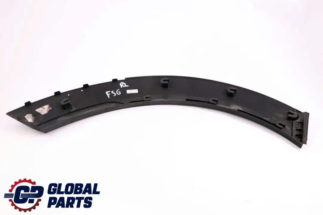 Tapa Panel Paso De Rueda Trasero Izquierdo Negro para Mini F55 con número de pieza 7318829 Mini F55 Tapa Panel Paso De Rueda Trasero Izquierdo Negro - SKU 7318829 - Número de pieza 7318829