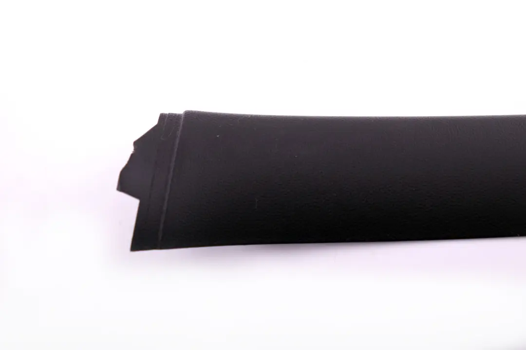 Boczna osłona pokrywy bagażnika prawy do Mini F55 o numerze 7318940 Mini F55 Boczna osłona pokrywy bagażnika prawy - SKU 7318940 - Numer Części 7318940