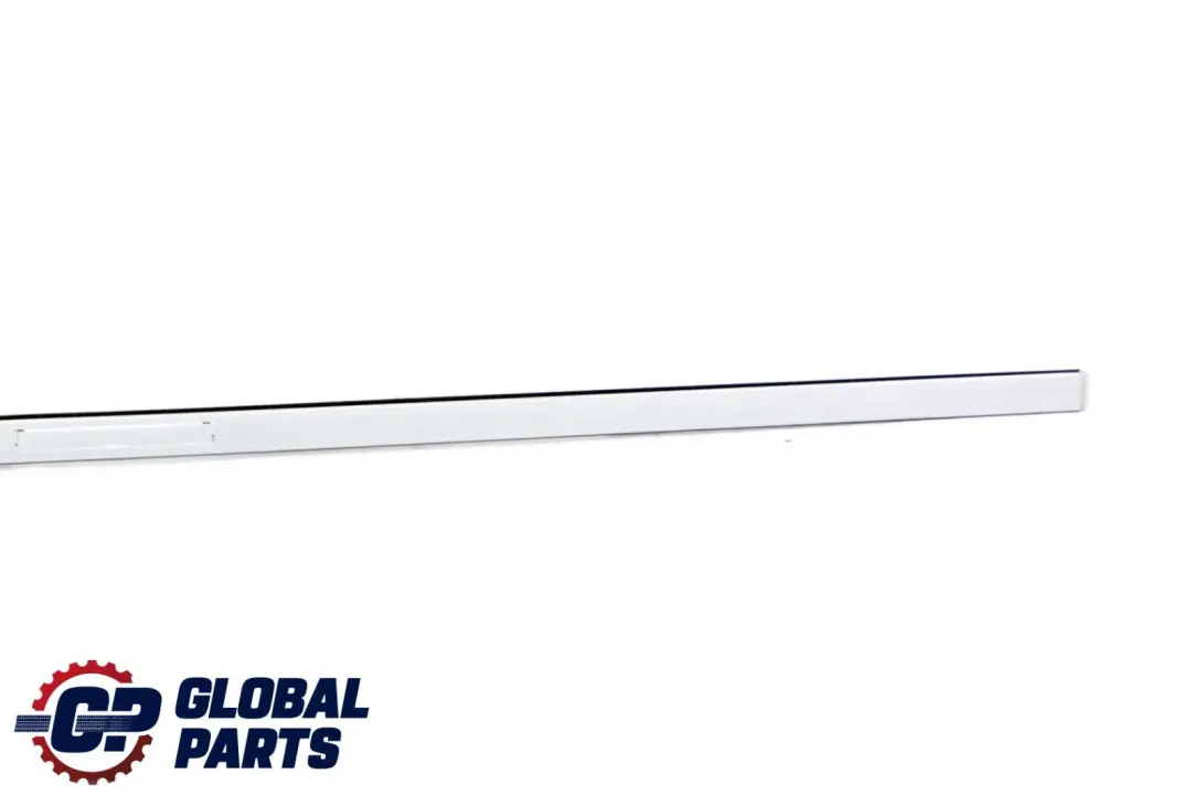 Moulure de toit droite avec jonc de gouttiere Glacier Silber pour BMW F20 F21 à propos du numéro de pièce 7319536 BMW F20 F21 Moulure de toit droite avec jonc de gouttiere Glacier Silber - SKU 7319536-GSB - Numéro de pièce 7319536