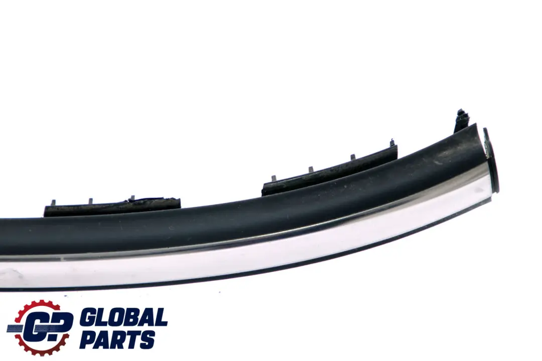 Embellecedor Tapa Tailgate Cromo para Mini Cooper F56 con número de pieza 7320540 Mini Cooper F56 Embellecedor Tapa Tailgate Cromo - SKU 7320540 - Número de pieza 7320540