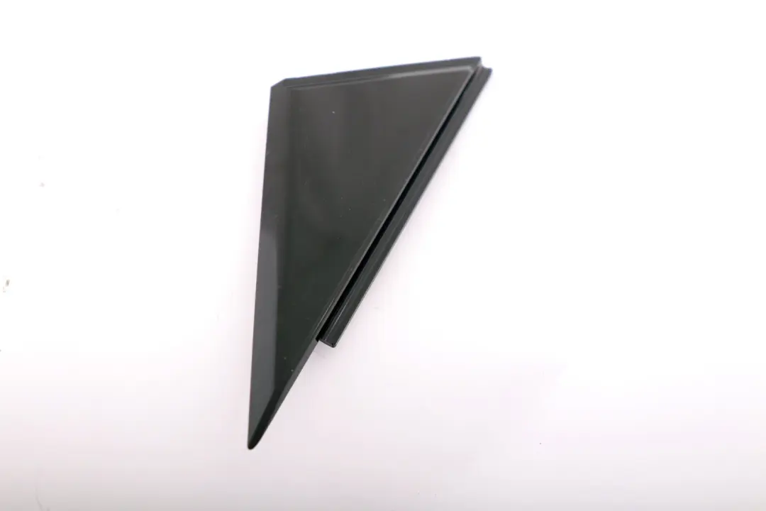 Eckblende Porte avant Gauche Noir Brillant Noir 5147 pour Mini F55 à propos du numéro de pièce 7322509 Mini F55 Eckblende Porte avant Gauche Noir Brillant Noir 5147 - SKU 7322509 - Numéro de pièce 7322509