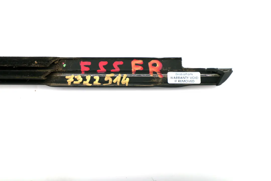 Listwa Chromowana Drzwi Prawy Przednich do Mini F55 o numerze 7322514 Mini F55 Listwa Chromowana Drzwi Prawy Przednich - SKU 7322514 - Numer Części 7322514