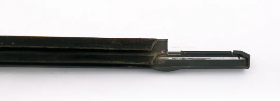 Trasera Derecha Moldura Panel Recortar Tira Cromo para Mini F55 con número de pieza 7322526 Mini F55 Trasera Derecha Moldura Panel Recortar Tira Cromo - SKU 7322526 - Número de pieza 7322526