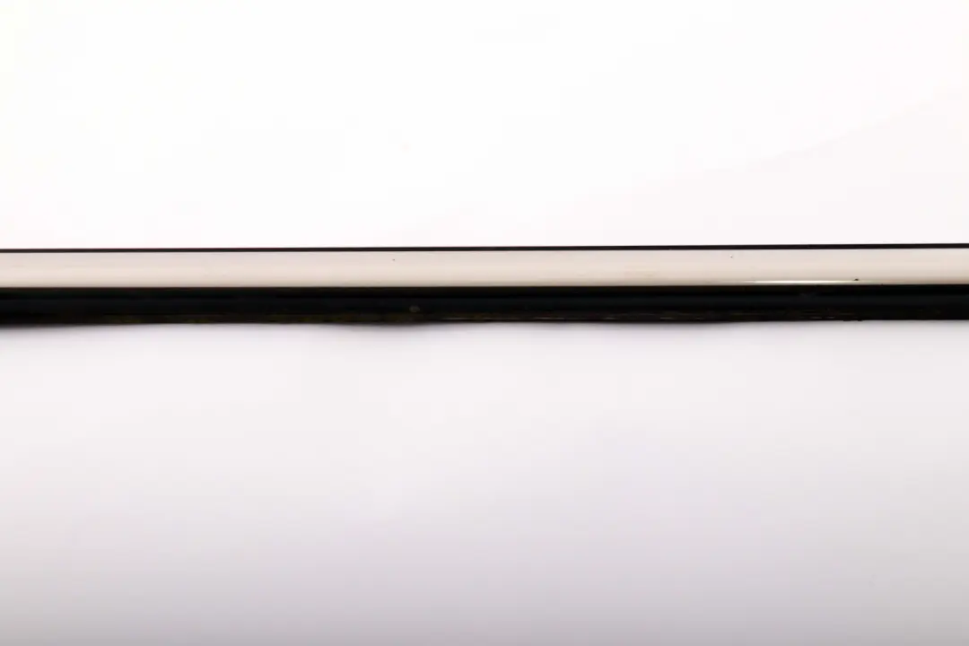 Trasera Derecha Moldura Panel Recortar Tira Cromo para Mini F55 con número de pieza 7322526 Mini F55 Trasera Derecha Moldura Panel Recortar Tira Cromo - SKU 7322526 - Número de pieza 7322526