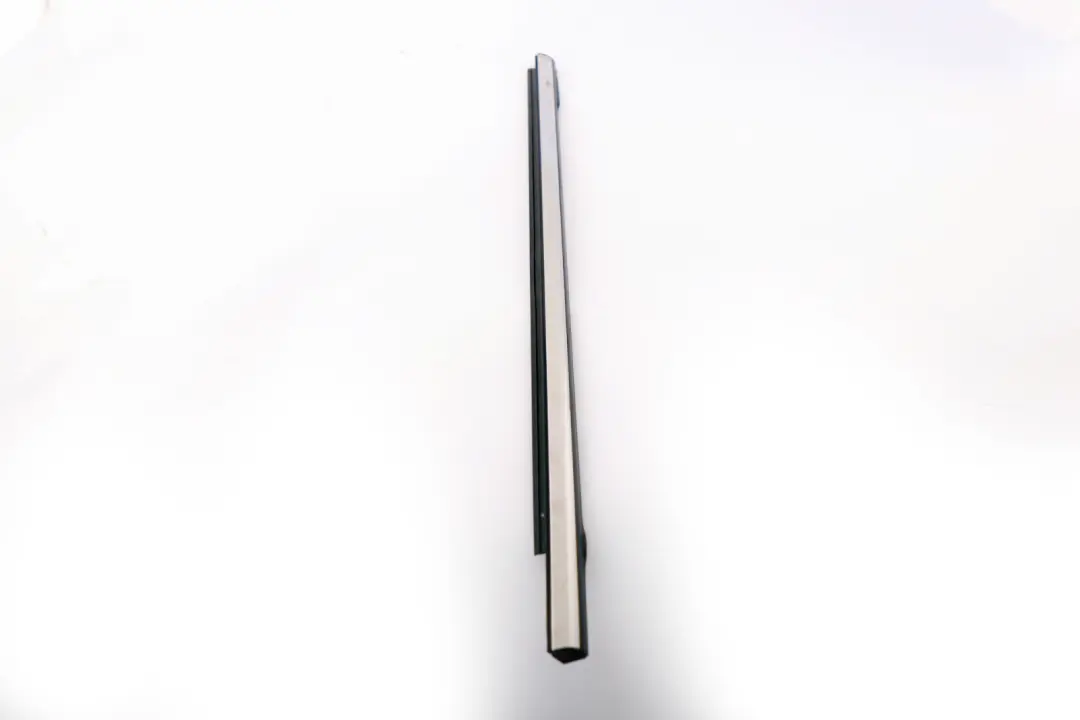 Trasera Derecha Moldura Panel Recortar Tira Cromo para Mini F55 con número de pieza 7322526 Mini F55 Trasera Derecha Moldura Panel Recortar Tira Cromo - SKU 7322526 - Número de pieza 7322526