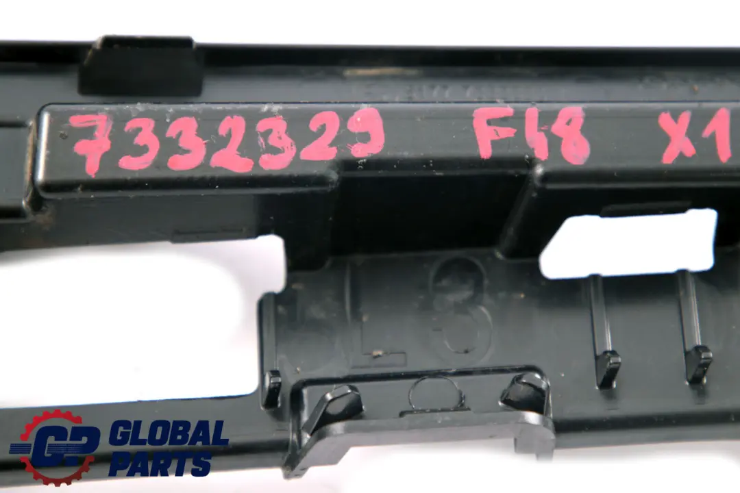 Linke Seite Schwellerabdeckung Halterset für BMW X1 F48 mit Teilenummer 7332329 BMW X1 F48 Linke Seite Schwellerabdeckung Halterset - SKU 7332329 - Teilenummer 7332329