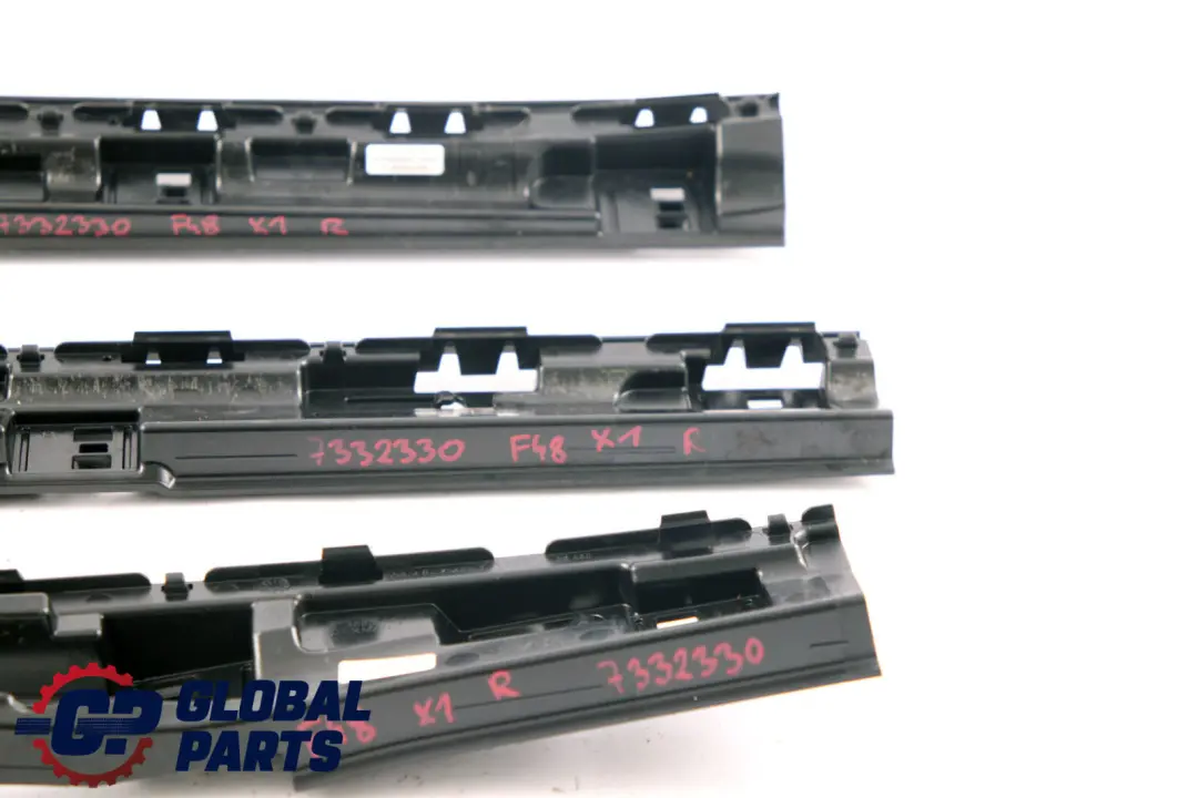 Set supporti per il coperchio della soglia gonna laterale destra BMW X1 F48 - SKU 7332330 - Numero di parte 7332330