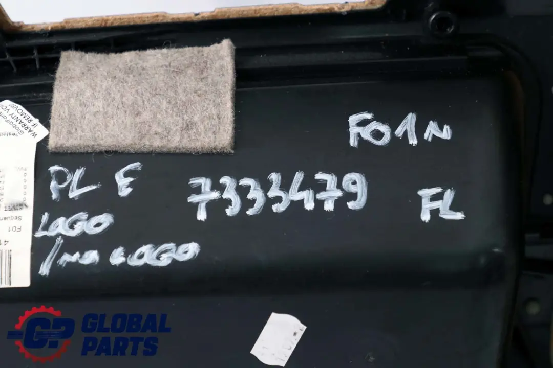 Pannello Rivestimento Anteriore Sinistro Porta Pelle Bianco per BMW F01 F02 con numero di parte 7333479 BMW F01 F02 Pannello Rivestimento Anteriore Sinistro Porta Pelle Bianco - SKU 7333479 - Numero di parte 7333479