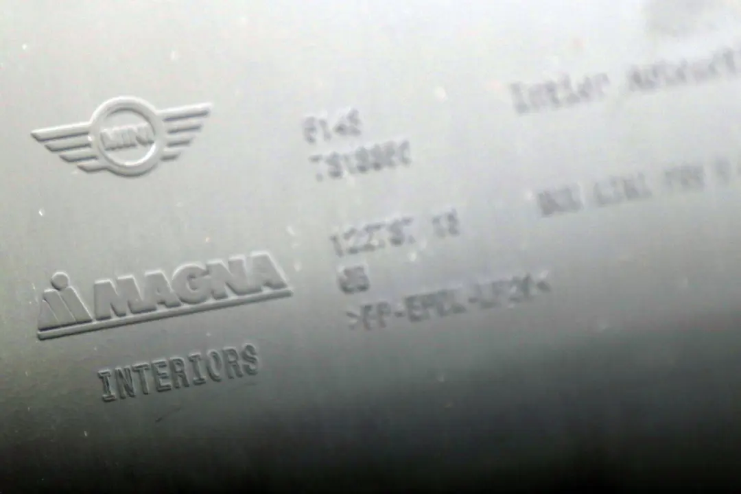 Couverture Visiere Montant B en Bas a Droite Noir pour Mini Cooper One F55 à propos du numéro de pièce 7336904 Mini Cooper One F55 Couverture Visiere Montant B en Bas a Droite Noir - SKU 7336904 - Numéro de pièce 7336904