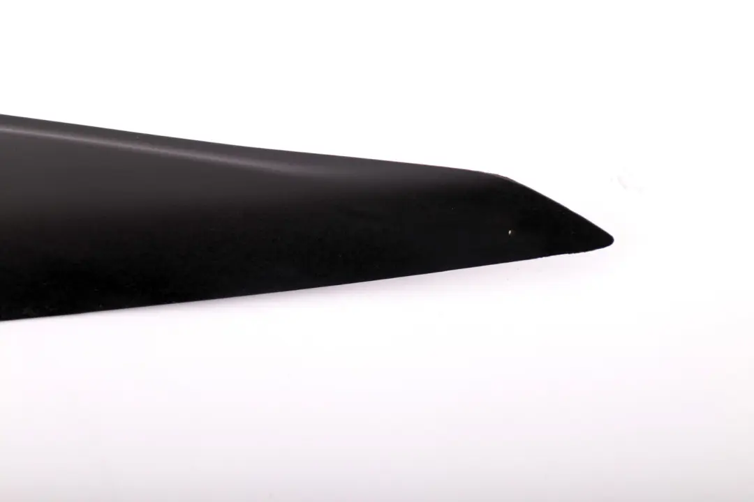 Esquina Trasera Izquierda Tapa Puerta Negro para Mini F55 con número de pieza 7338843 Mini F55 Esquina Trasera Izquierda Tapa Puerta Negro - SKU 7338843 - Número de pieza 7338843