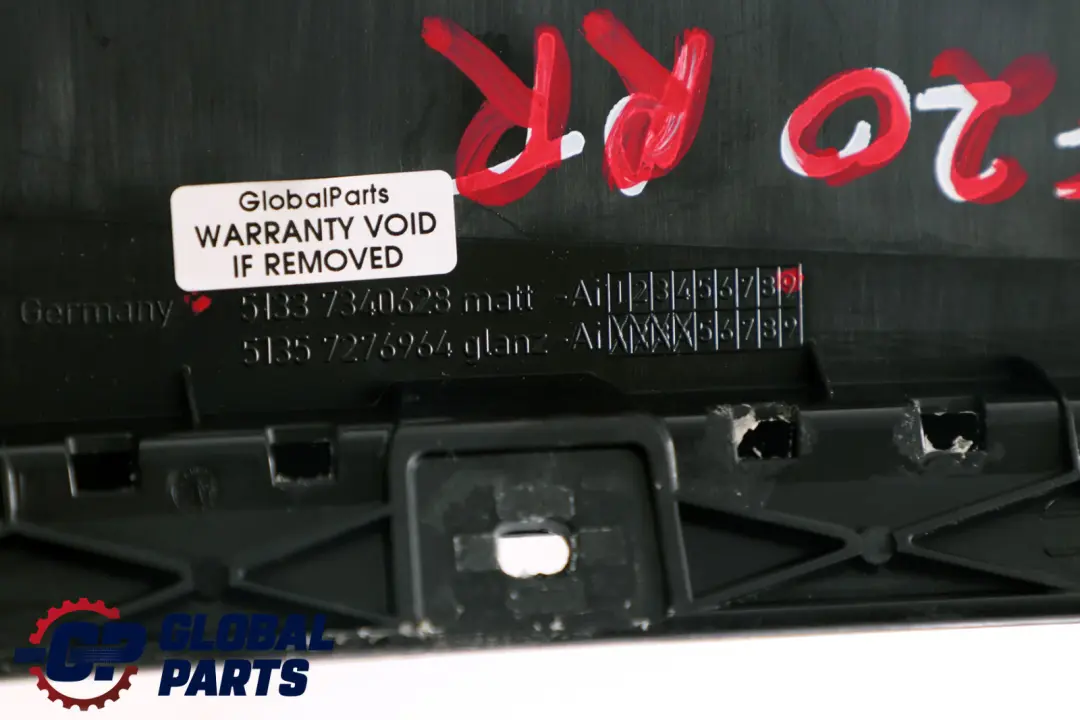 Acabado B-Pilar Recubrimiento Exterior Derecho Puerta Trasera para BMW F20 con número de pieza 7340628 BMW F20 Acabado B-Pilar Recubrimiento Exterior Derecho Puerta Trasera - SKU 7340628 - Número de pieza 7340628