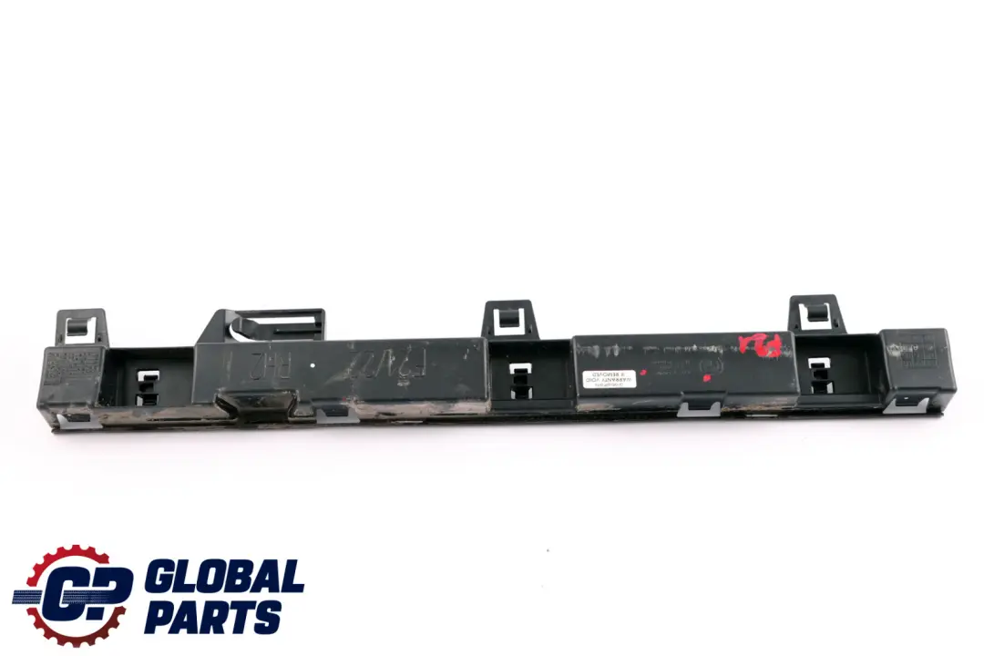 BMW 1 2 er F21 F22 LCI Satz Halteleisten rechts - SKU 7349086 - Teilenummer 7268074