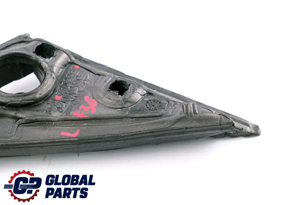 Junta, triangulo espejo exterior izquierdo para BMW F30 F31 con número de pieza 7352231 BMW F30 F31 Junta, triangulo espejo exterior izquierdo - SKU 7352231 - Número de pieza 7352231