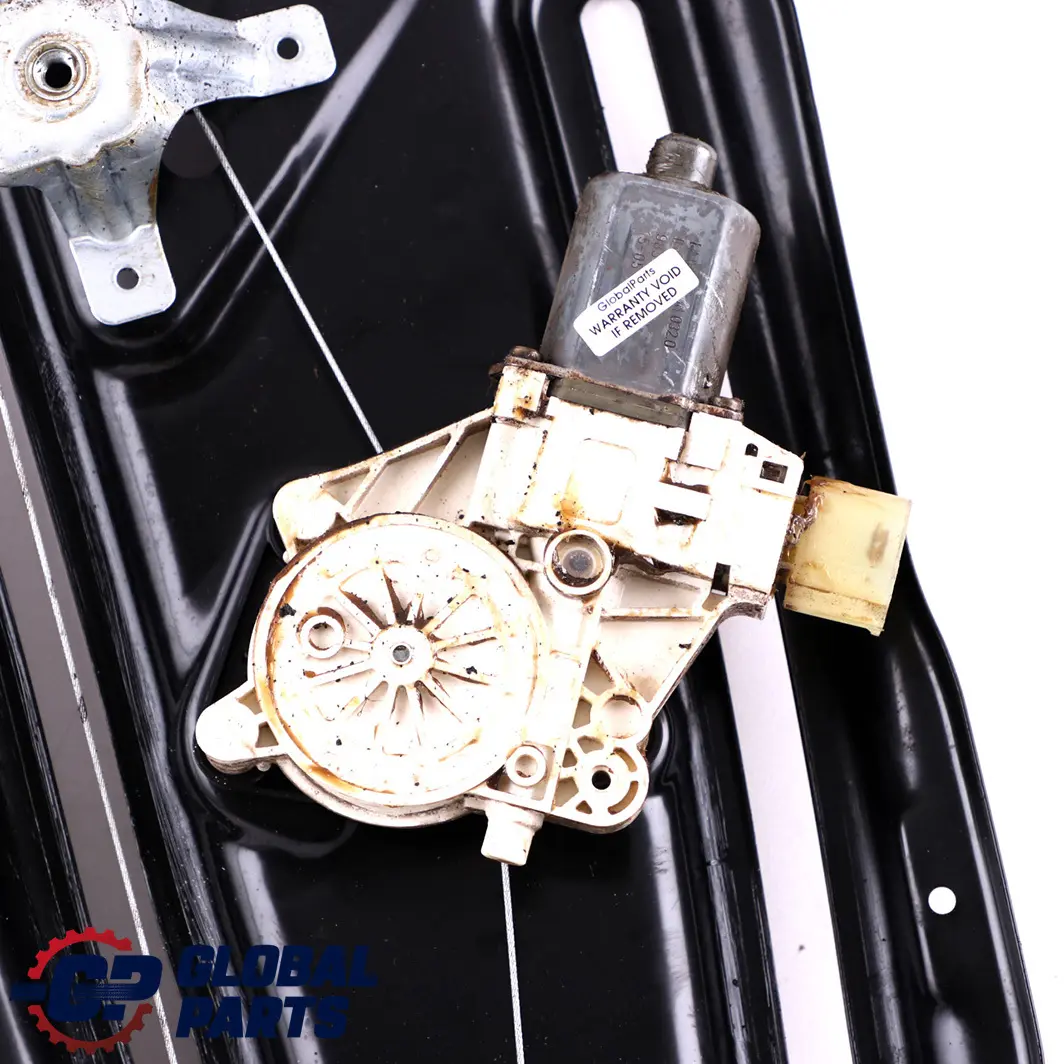 Motor elevalunas trasero derecho para BMW F33 F83 M4 con número de pieza 7352750 BMW F33 F83 M4 Motor elevalunas trasero derecho - SKU 7352750 - Número de pieza 7352750