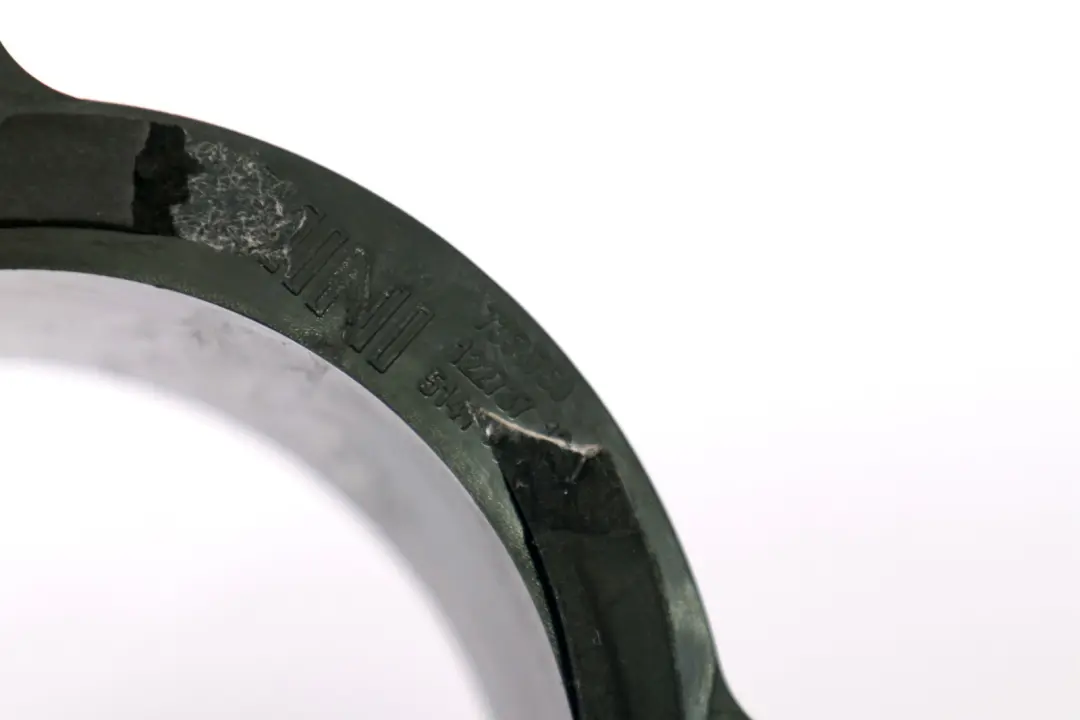 Anello Coperchio Panello Destro Trim per Mini F56 con numero di parte 7354750 Mini F56 Anello Coperchio Panello Destro Trim - SKU 7354750 - Numero di parte 7354750