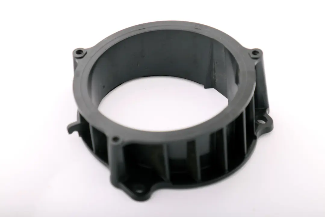 Osłona Pierścień Dystansowy Głośnika Lewy Przód do Mini Cooper One F55 o numerze 7354751 Mini Cooper One F55 Osłona Pierścień Dystansowy Głośnika Lewy Przód - SKU 7354751 - Numer Części 7354751