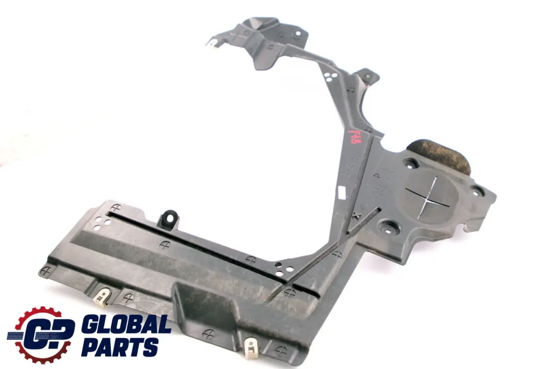 Rivestimento sottoscocca Serbatoio Destro Scudo Pavimento per BMW X1 F48 con numero di parte 7354760 BMW X1 F48 Rivestimento sottoscocca Serbatoio Destro Scudo Pavimento - SKU 7354760 - Numero di parte 7354760