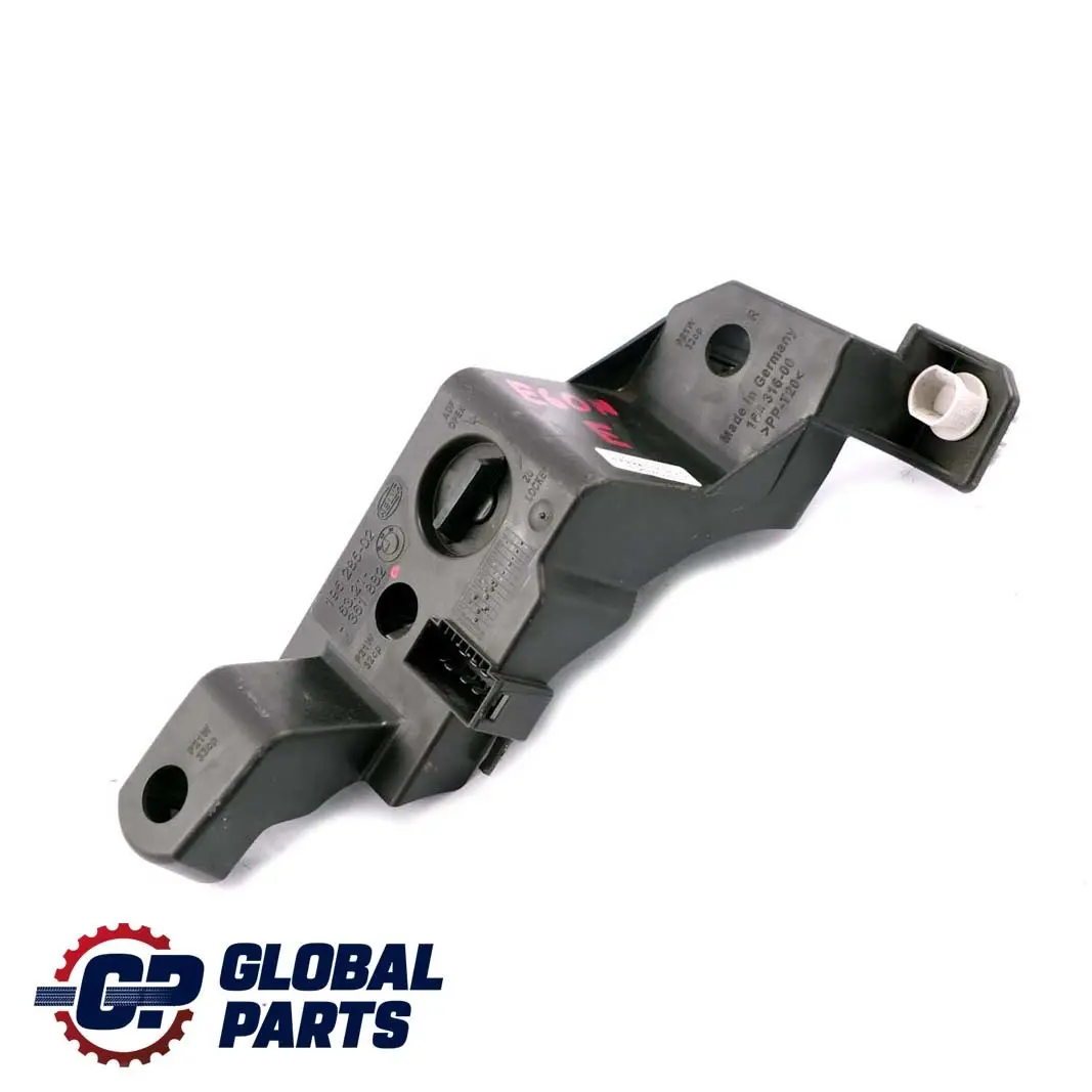 Bombilla Derecha Portador Blanco Tapa Intermitente para BMW E60 LCI M5 con número de pieza 7361882 BMW E60 LCI M5 Bombilla Derecha Portador Blanco Tapa Intermitente - SKU 7361882 - Número de pieza 7361882