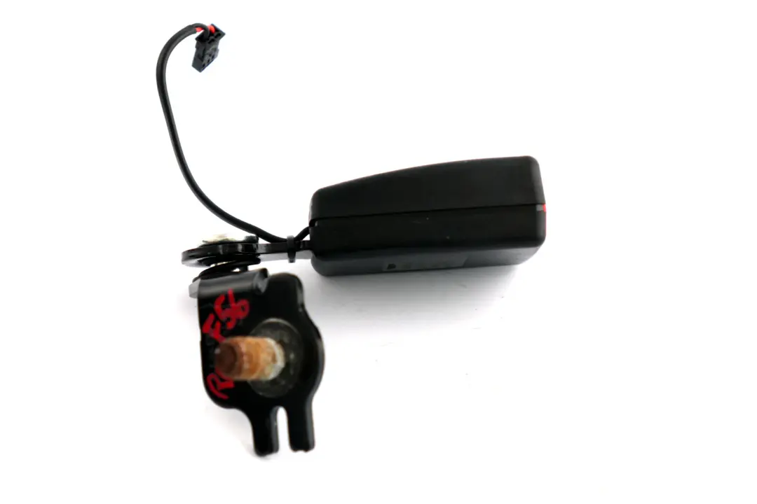 Rücksitz rechts untere Gurtschnalle für Mini Cooper One F56 mit Teilenummer 7362070 Mini Cooper One F56 Rücksitz rechts untere Gurtschnalle - SKU 7362070 - Teilenummer 7362070