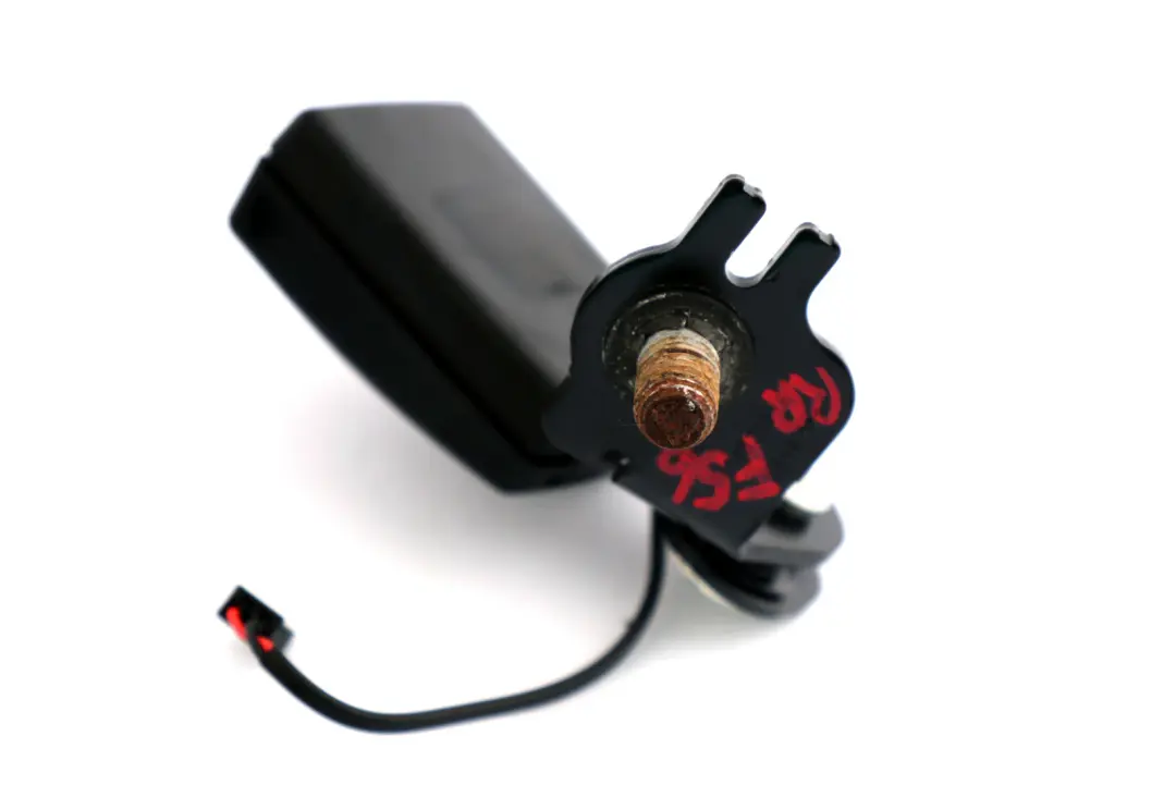 Boucle de ceinture inférieure droite du siège arrière pour Mini Cooper One F56 à propos du numéro de pièce 7362070 Mini Cooper One F56 Boucle de ceinture inférieure droite du siège arrière - SKU 7362070 - Numéro de pièce 7362070