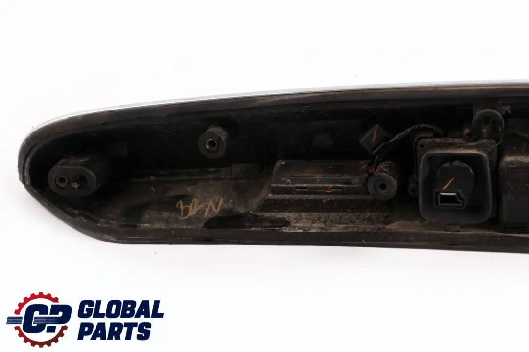 Tapa trasera maletero Embellecedor cromado para Mini Cooper F55 F56 F57 con número de pieza 7362121 Mini Cooper F55 F56 F57 Tapa trasera maletero Embellecedor cromado - SKU 7362121 - Número de pieza 7362121