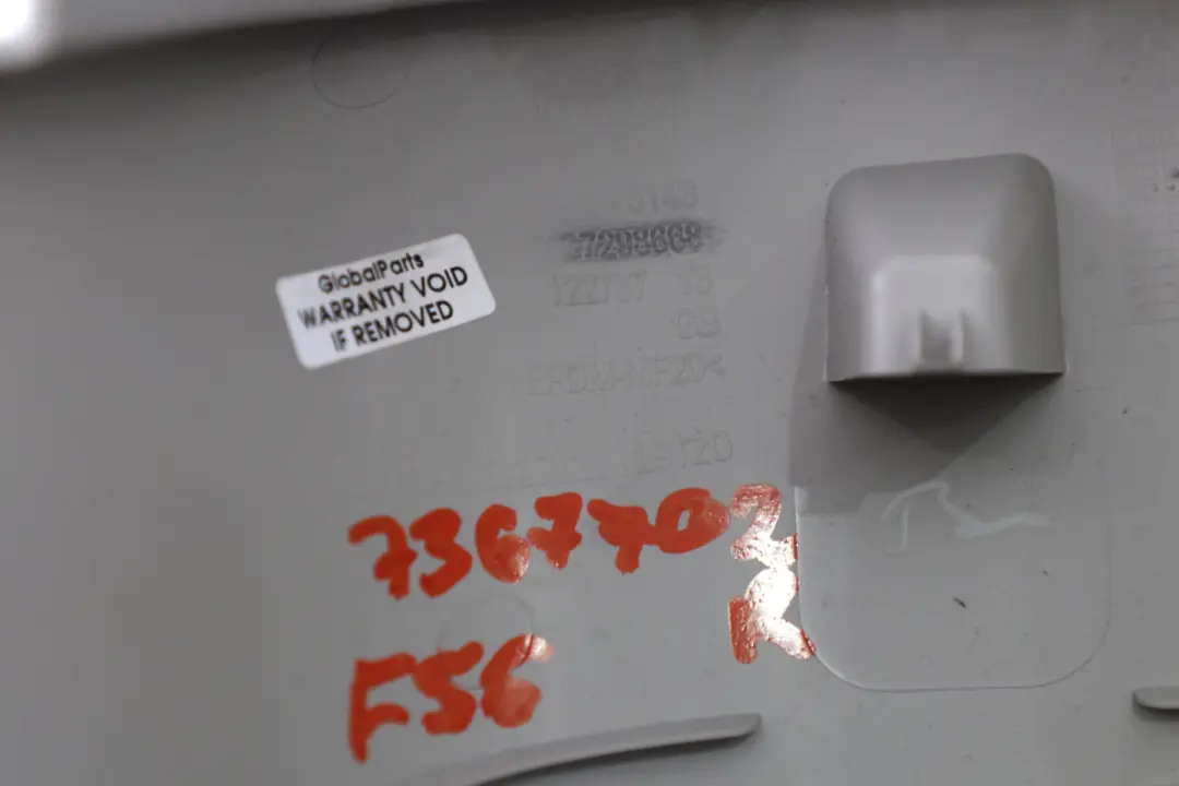 MINI F56 Osłona Obudowa Słupka Prawa 7298668 - SKU 7367702 - Numer Części 7367702