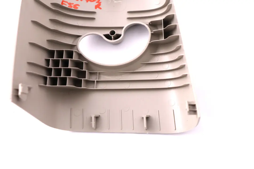 Tapa Columna B Superior Derecha SSATELLITE GREY para Mini Cooper F56 con número de pieza 7367702 Mini Cooper F56 Tapa Columna B Superior Derecha SSATELLITE GREY - SKU 7367702 - Número de pieza 7367702