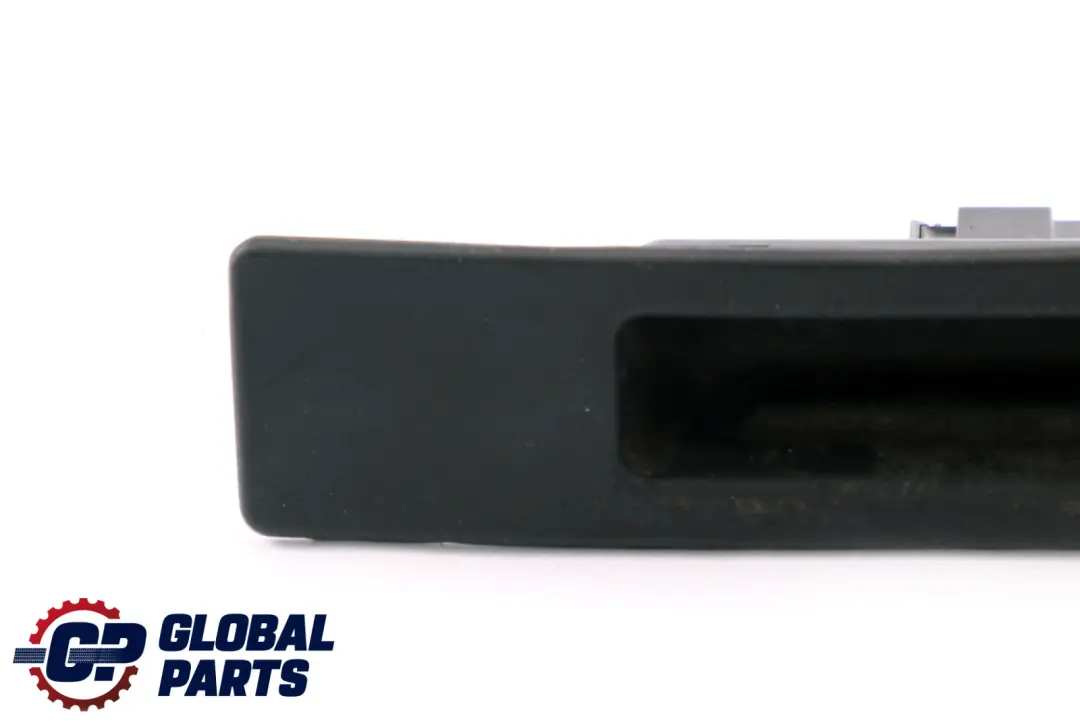 Coperchio Bagagliaio Maniglia Portellone Bagagliaio Push per BMW F22 F30 F83 M4 con numero di parte 7368752 BMW F22 F30 F83 M4 Coperchio Bagagliaio Maniglia Portellone Bagagliaio Push - SKU 7368752 - Numero di parte 7368752