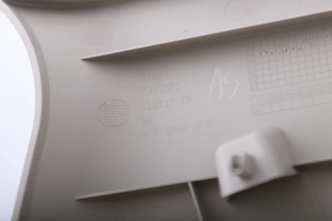 Blende B-Säule Oben Links Satellite Grey Grau für Mini Cooper F55 mit Teilenummer 7371531 Mini Cooper F55 Blende B-Säule Oben Links Satellite Grey Grau - SKU 7371531 - Teilenummer 7371531