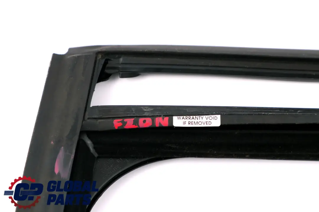 BMW F20 LCI Guia De La ventana De La puerta trasera derecha O / S Seal - SKU 7376388 - Número de pieza 7376388