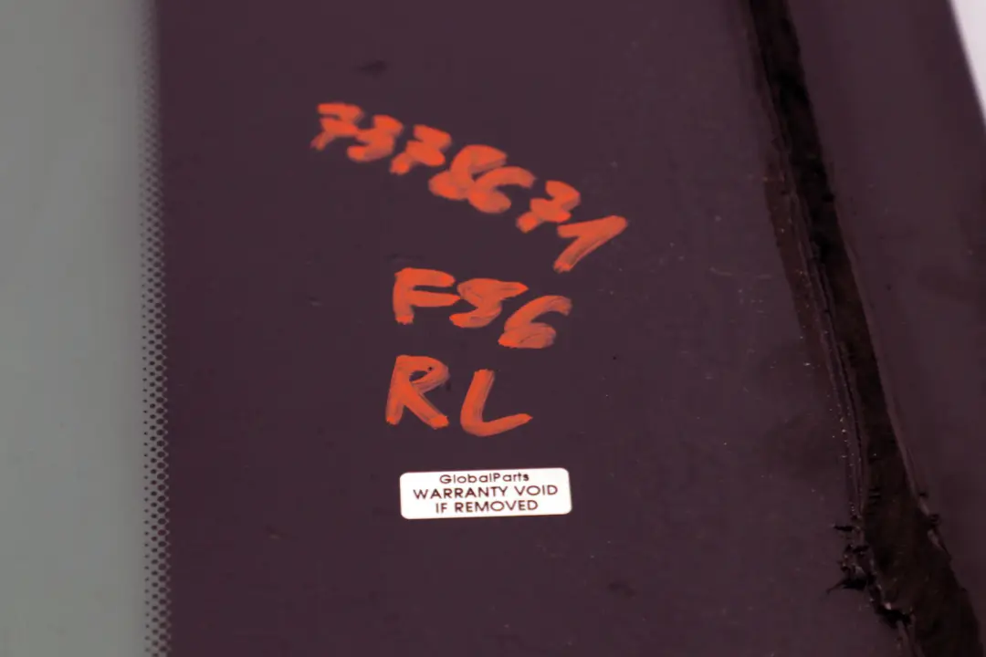Szyba Boczna Przyciemniana Tylna Lewa Przeciemniana do Mini F56 o numerze 7378671 Mini F56 Szyba Boczna Przyciemniana Tylna Lewa Przeciemniana - SKU 7378671 - Numer Części 7378671