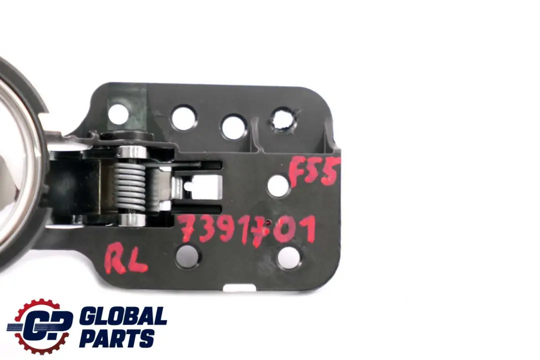 Interior Trasero Izquierdo Tapa Abrepuertas Cromo para Mini Cooper F55 con número de pieza 7391701 Mini Cooper F55 Interior Trasero Izquierdo Tapa Abrepuertas Cromo - SKU 7391701 - Número de pieza 7391701