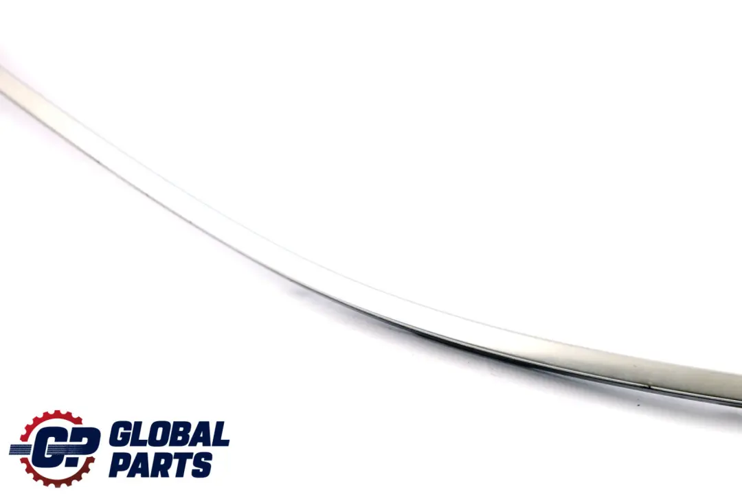 Delantero Derecho Trim Ventana Marco Superior Puerta Alu Satiniert para BMW F10 F11 con número de pieza 7392174 BMW F10 F11 Delantero Derecho Trim Ventana Marco Superior Puerta Alu Satiniert - SKU 7392174 - Número de pieza 7392174