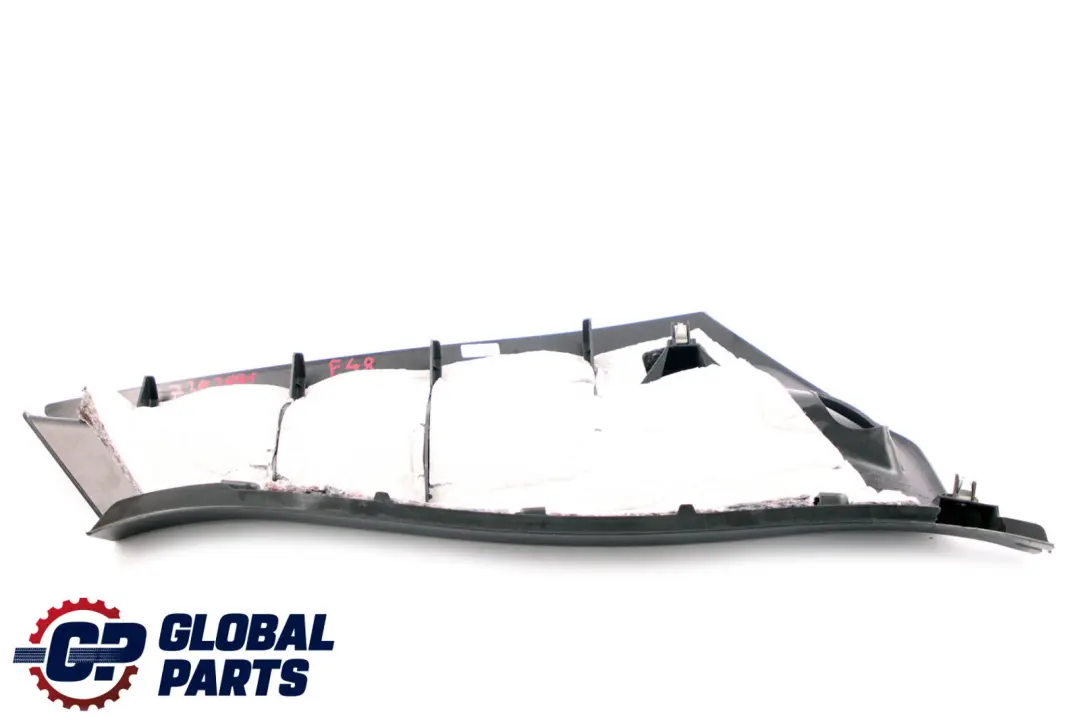 Tapa Columna C Inferior Izquierda Embellecedor Panel Negro para BMW X1 F48 con número de pieza 7392879 BMW X1 F48 Tapa Columna C Inferior Izquierda Embellecedor Panel Negro - SKU 7392881 - Número de pieza 7392879
