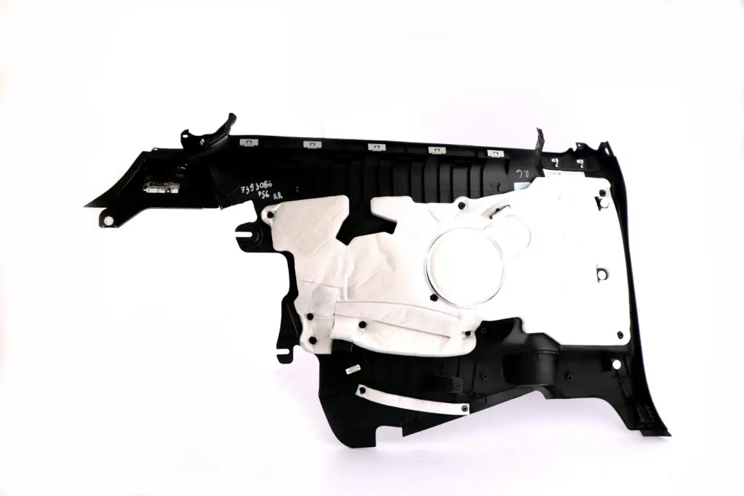 Seiten Verkleidung Hinten Rechts Carbon Black Schwarz für Mini Cooper F56 mit Teilenummer 7393086 Mini Cooper F56 Seiten Verkleidung Hinten Rechts Carbon Black Schwarz - SKU 7393086 - Teilenummer 7393086