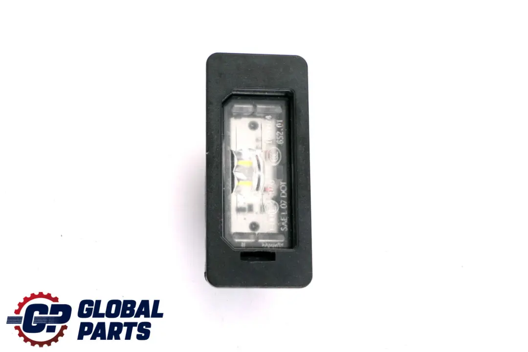 Luz de matrícula Touring para BMW F40 G30 con número de pieza 7410302 BMW F40 G30 Luz de matrícula Touring - SKU 7410302 - Número de pieza 7410302