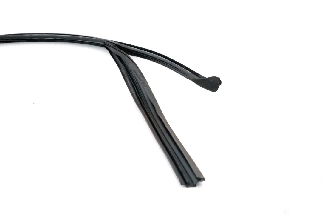 BMW F30 F31 F80 LCI Türfensterführung Dichtung vorne links - SKU 7414531 - Teilenummer 7414531