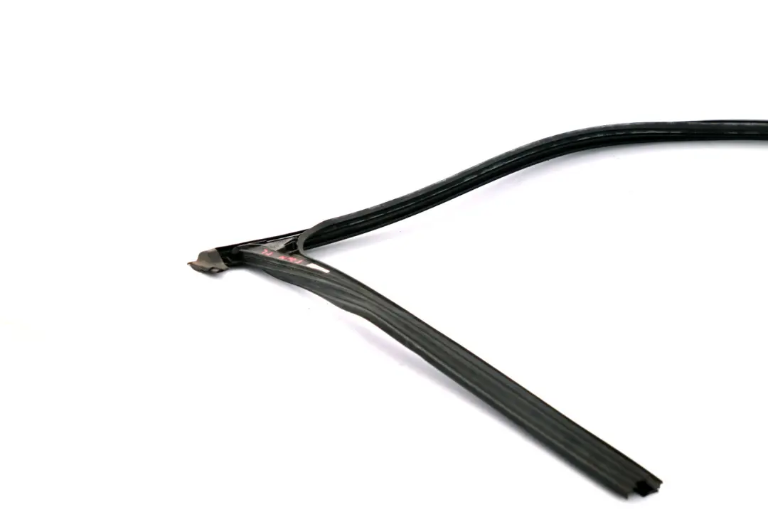 BMW F30 F31 F80 LCI Türfensterführung Dichtung vorne links - SKU 7414531 - Teilenummer 7414531