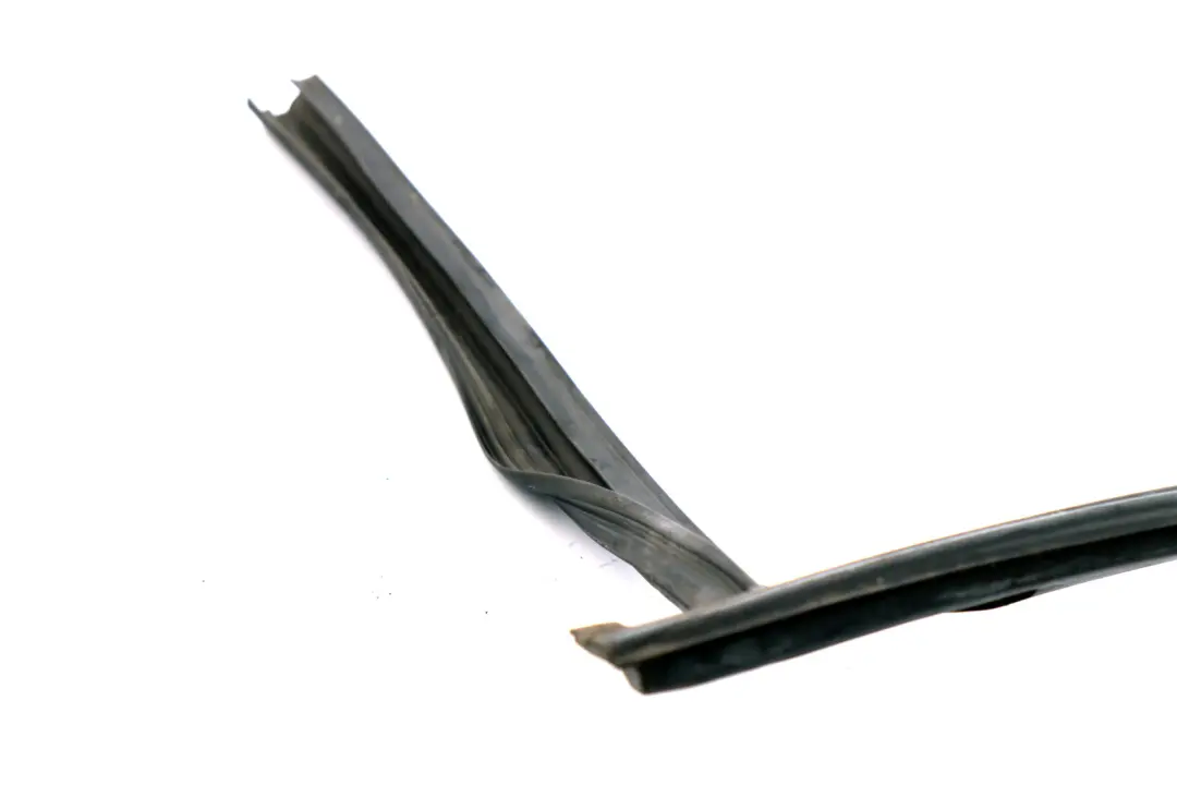 BMW F30 F31 F80 LCI Türfensterführung Dichtung vorne links - SKU 7414531 - Teilenummer 7414531