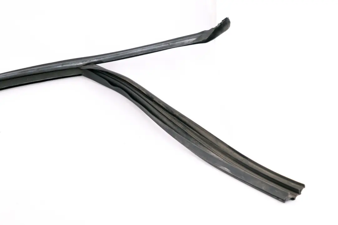 BMW E65 E66 Delantero Derecho Puerta Ventana Guia Sello Trim - SKU 8223832 - Número de pieza 8223832